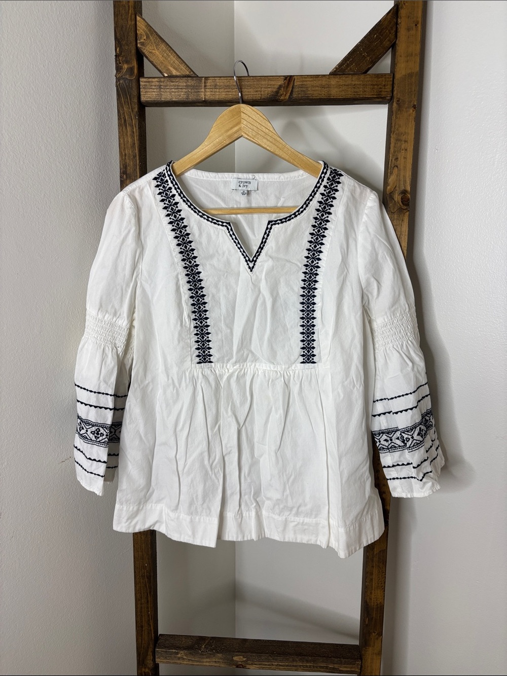 crown & ivy White Tunic with Navy Embroidery Size M